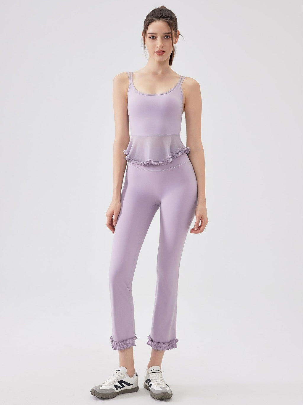 قميص يوغا بدون أكمام بظهر دانتيل