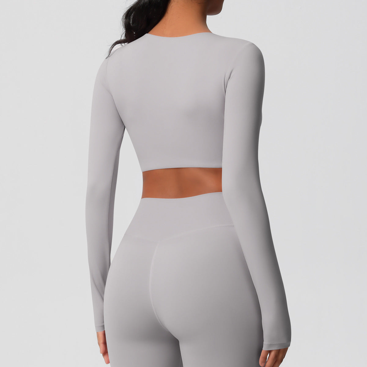 بلوزة شتوية بأكمام طويلة مع وسادة صدر