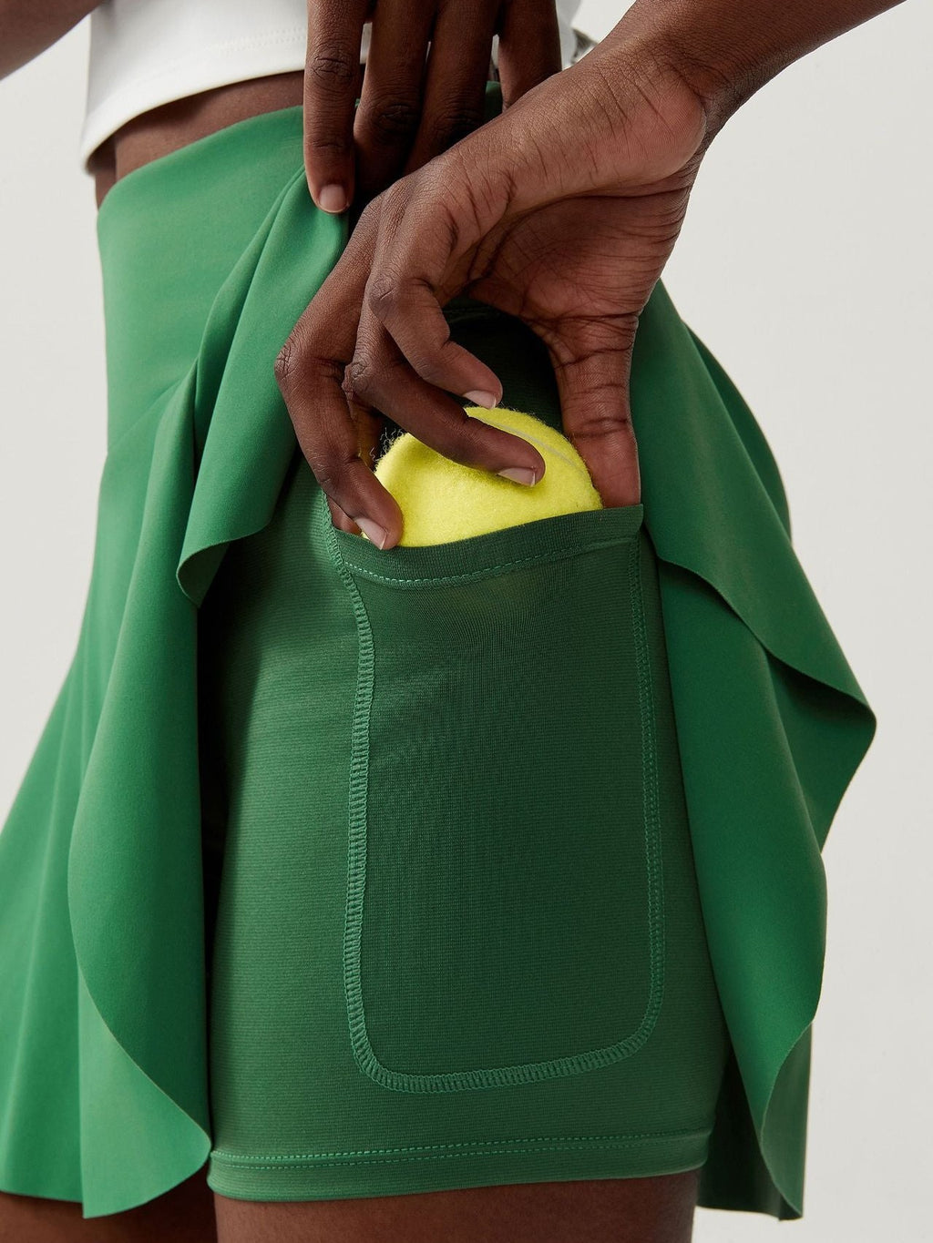 تنورة رياضية سريعة الجفاف