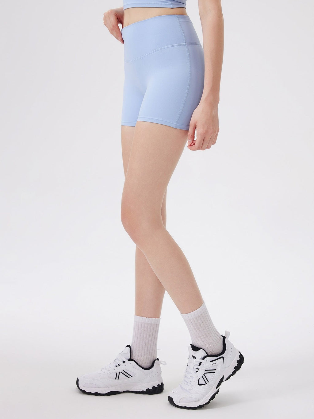 شورت رياضي مطوي بجيب خلفي