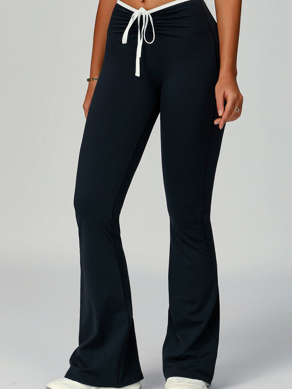 Schlaghose mit hohem Bund