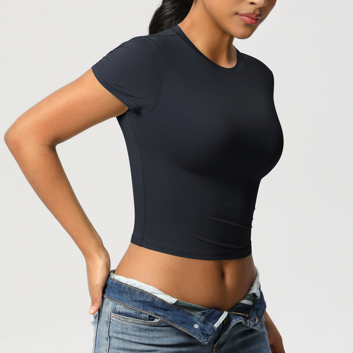 تي شيرت أداء المحاصيل