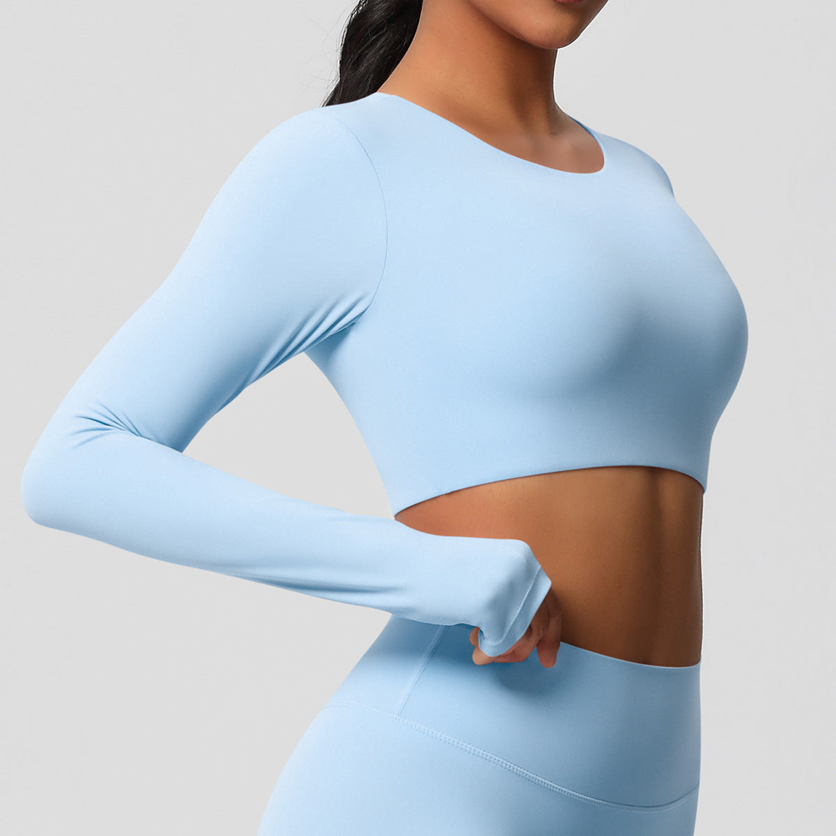 بلوزة شتوية بأكمام طويلة مع وسادة صدر