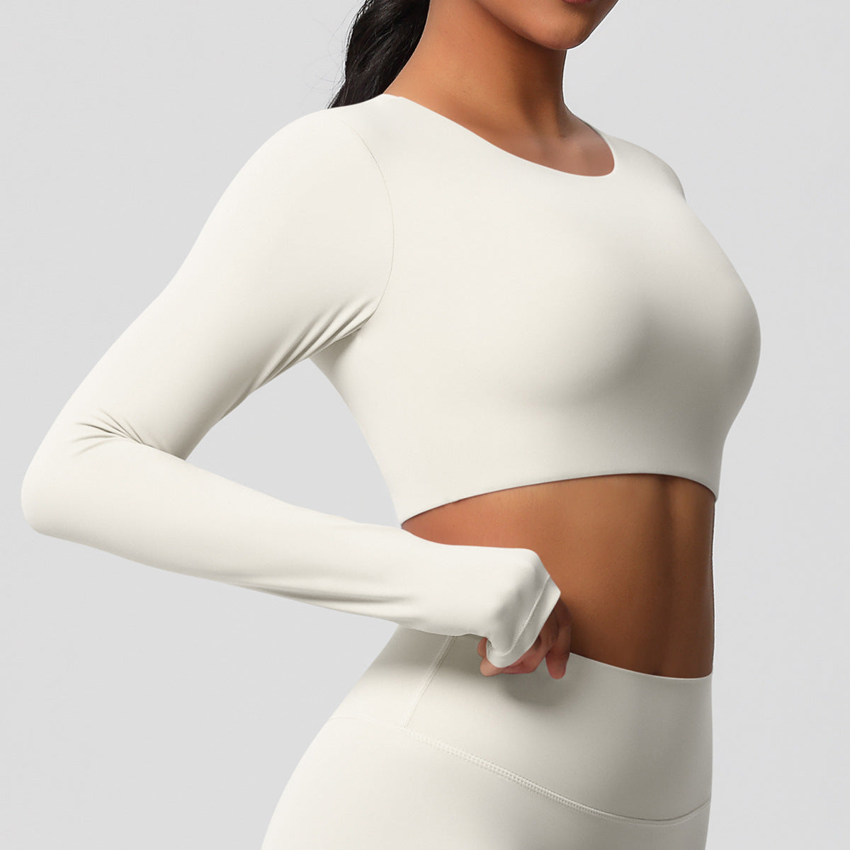 بلوزة شتوية بأكمام طويلة مع وسادة صدر