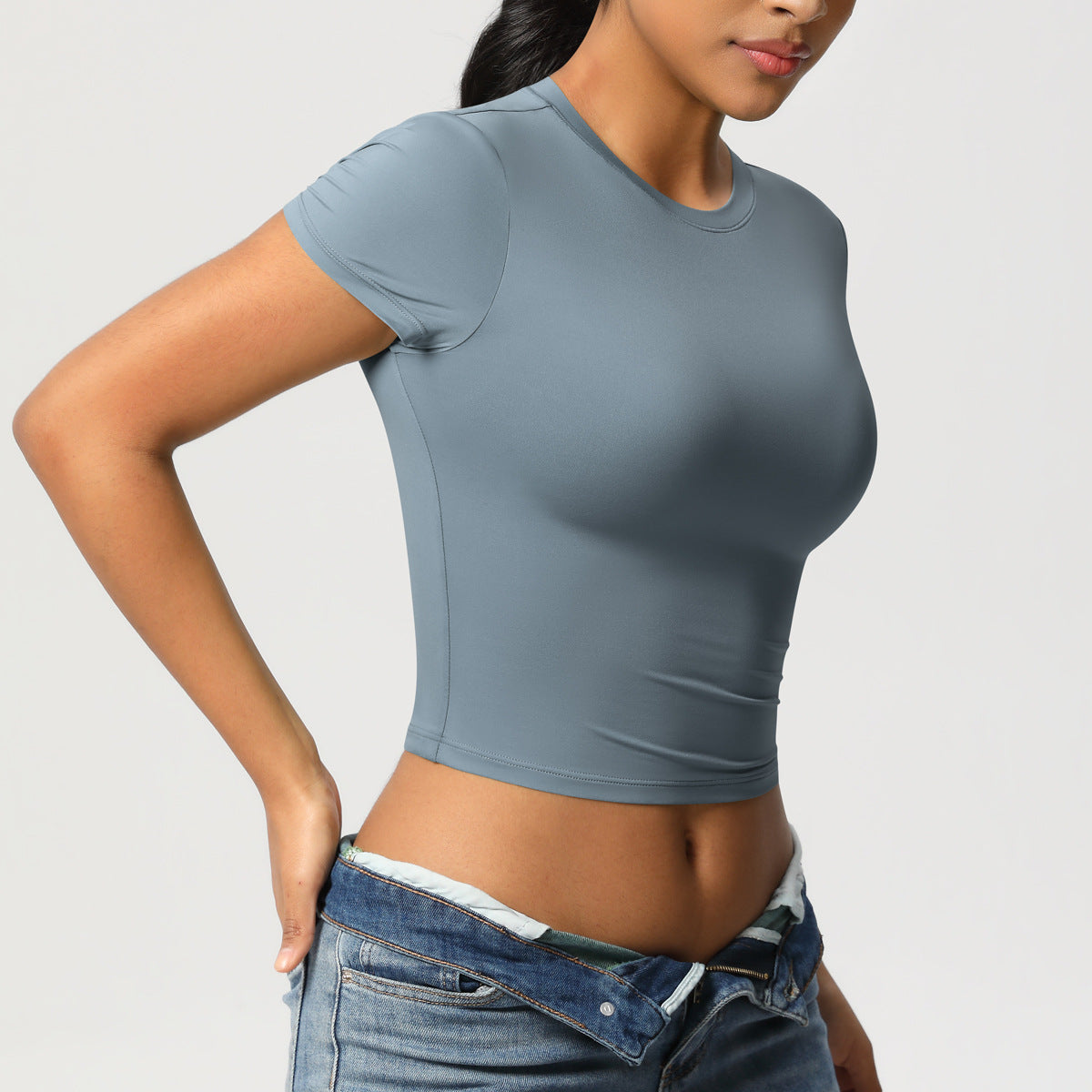 تي شيرت أداء المحاصيل