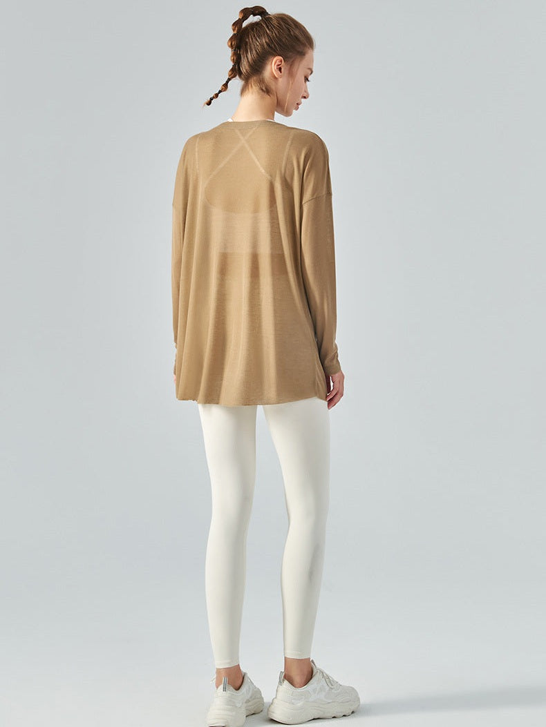 بلوزة معقودة بأكمام طويلة