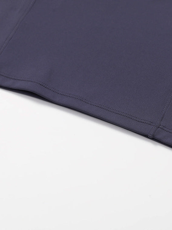 تي شيرت عالي الأداء بأكمام قصيرة