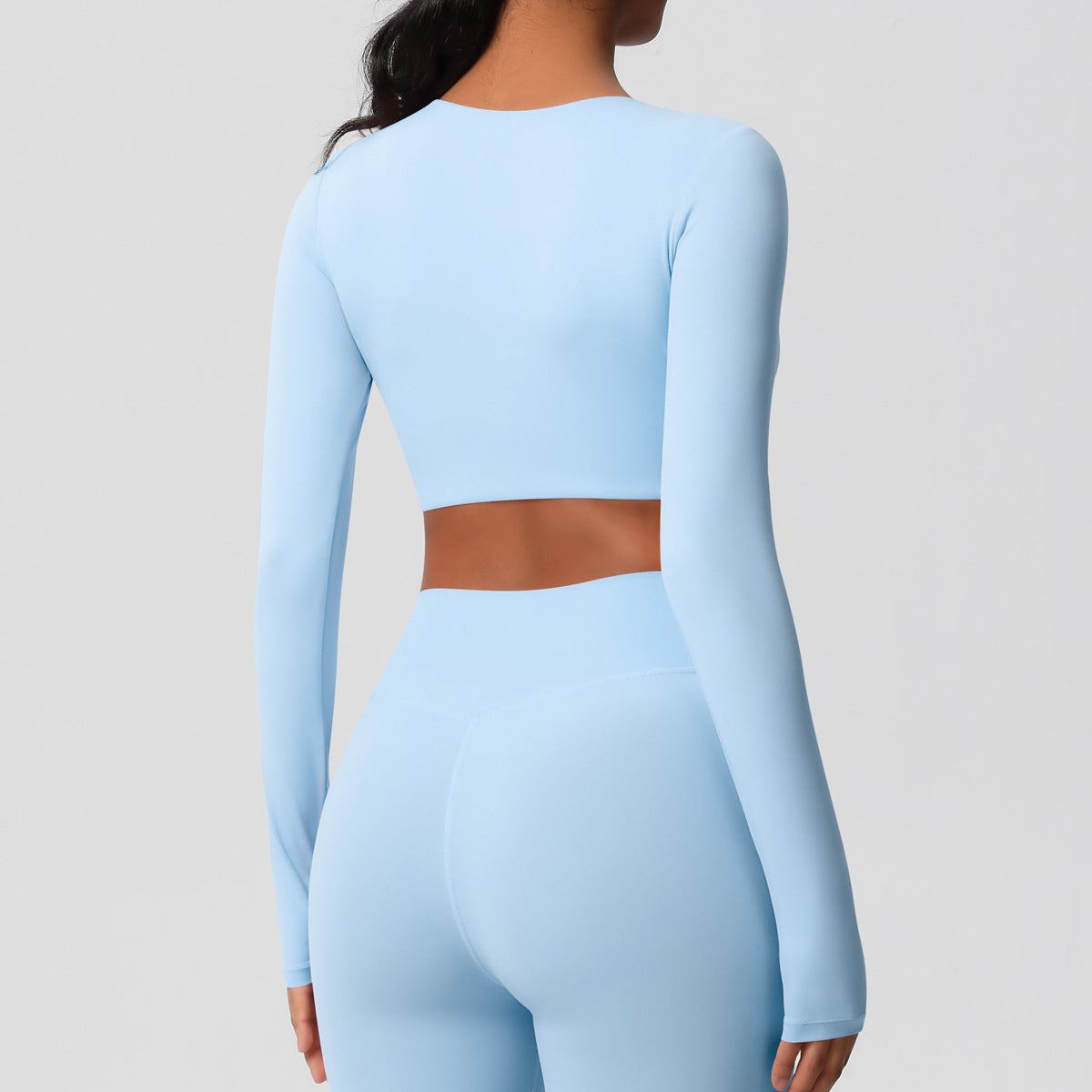 بلوزة شتوية بأكمام طويلة مع وسادة صدر