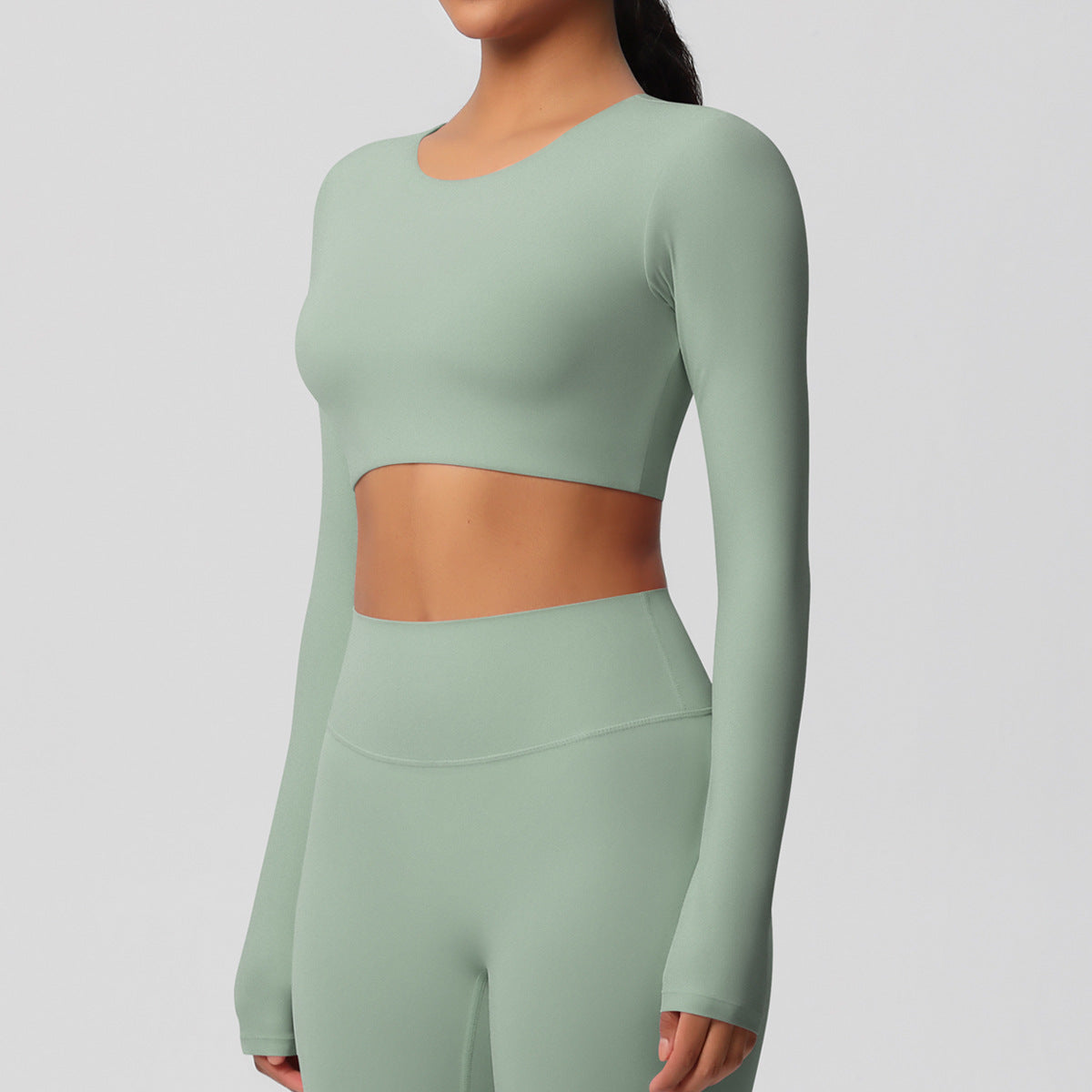 بلوزة شتوية بأكمام طويلة مع وسادة صدر