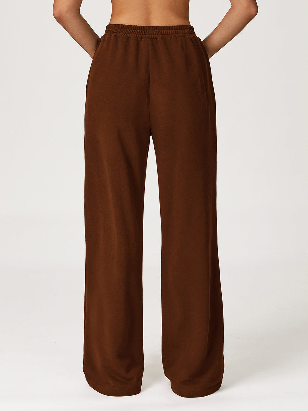 بنطال رياضي واسع الساق بخصر عالٍ