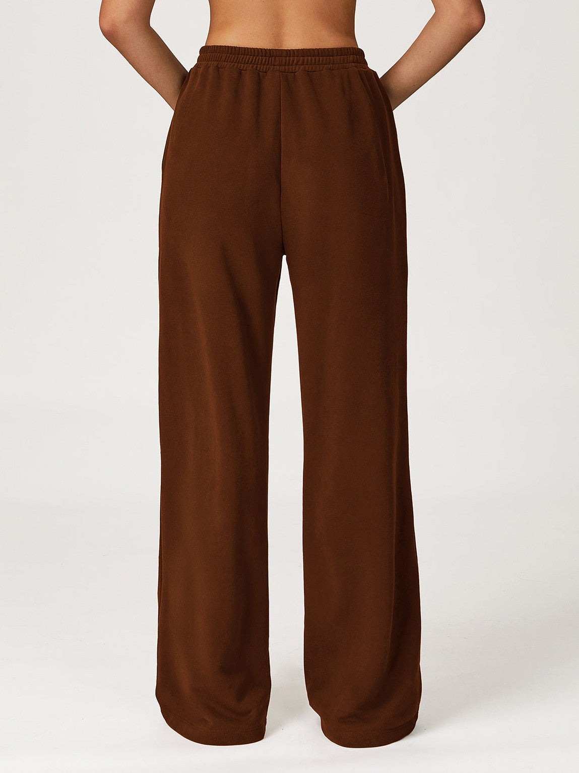 بنطال رياضي واسع الساق بخصر عالٍ