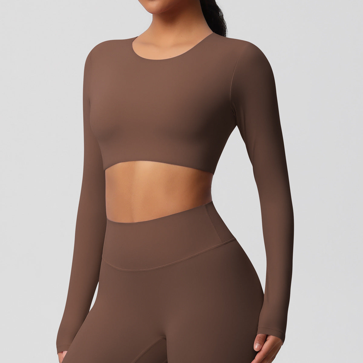 بلوزة شتوية بأكمام طويلة مع وسادة صدر