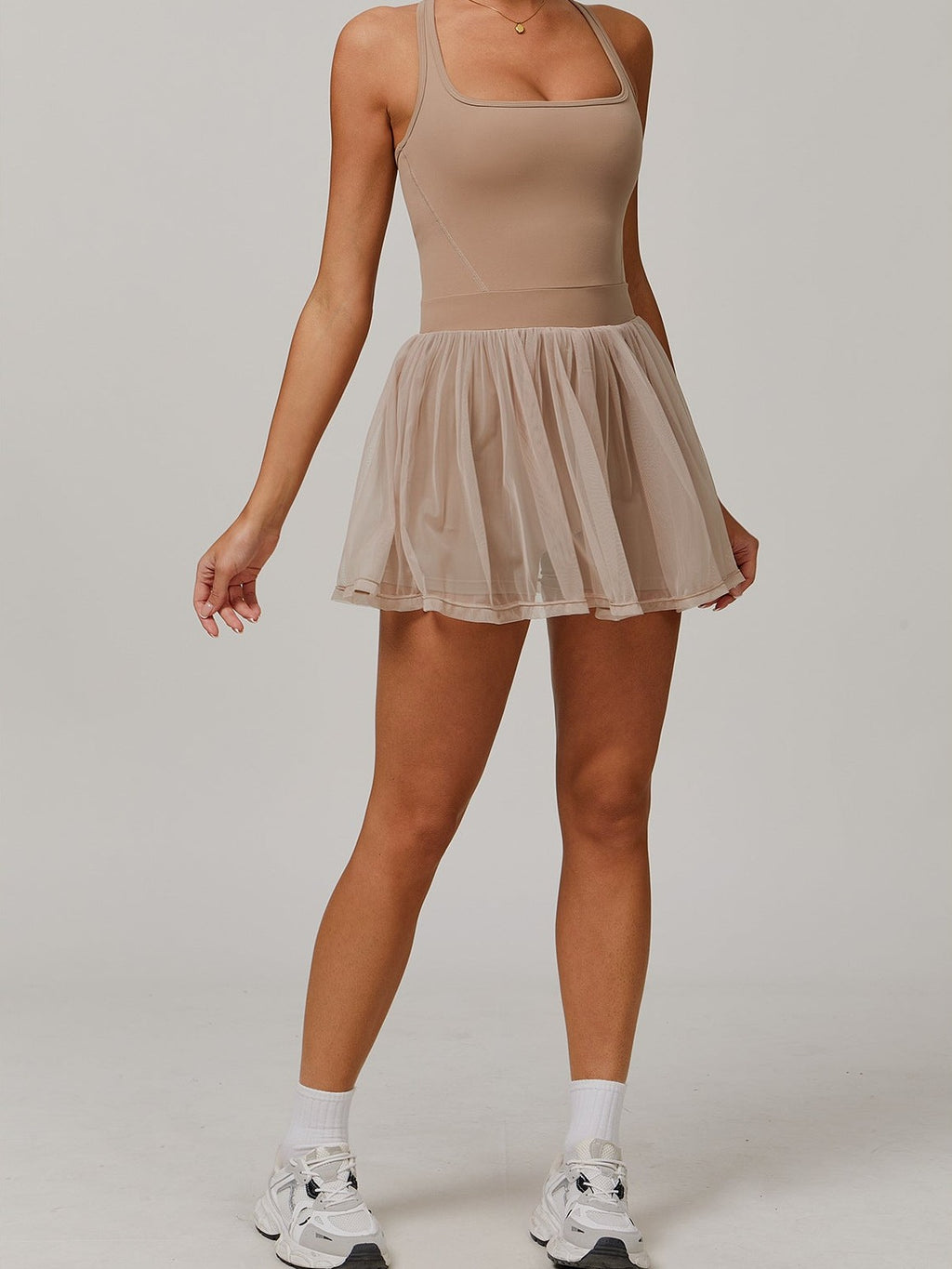 فستان رياضي مرقع