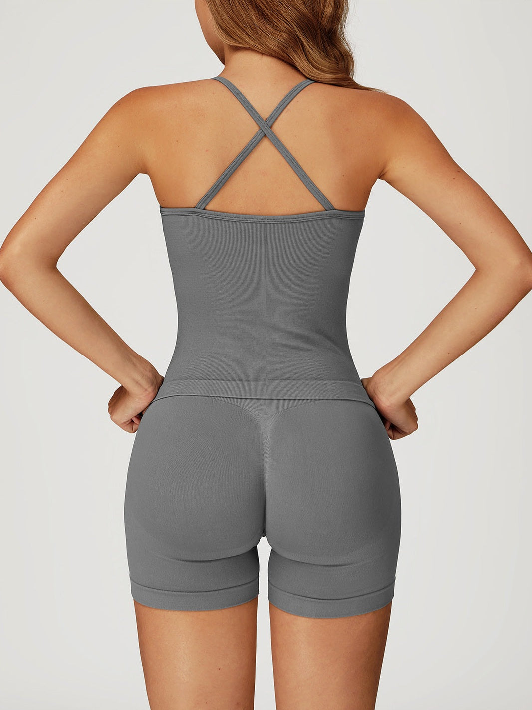 Nahtloses Tanktop mit gekreuztem Rücken