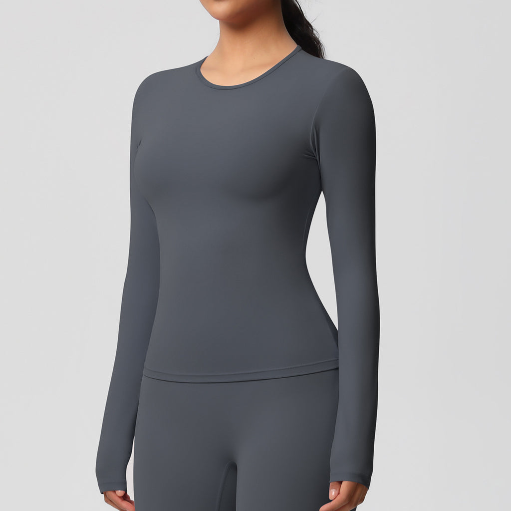 قميص بأكمام طويلة