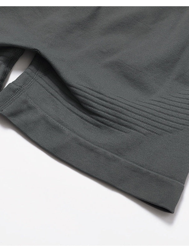 شورت يوغا عالي الخصر بدون درزات