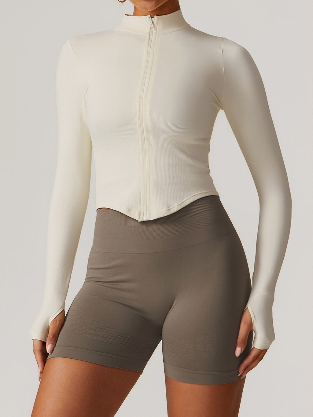 سترة بسحاب وياقة واقفة