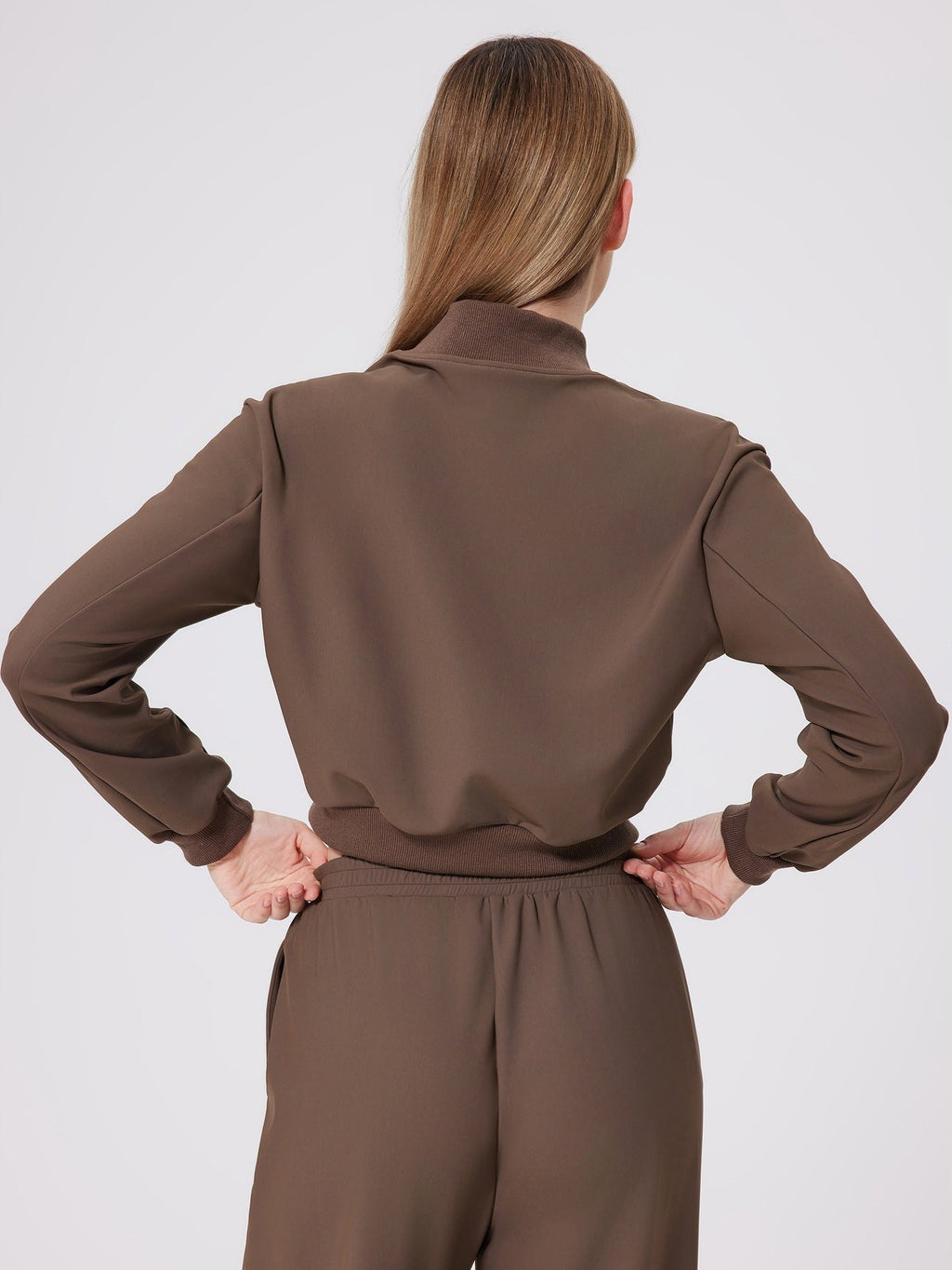 سترة خارجية مقاومة للرياح