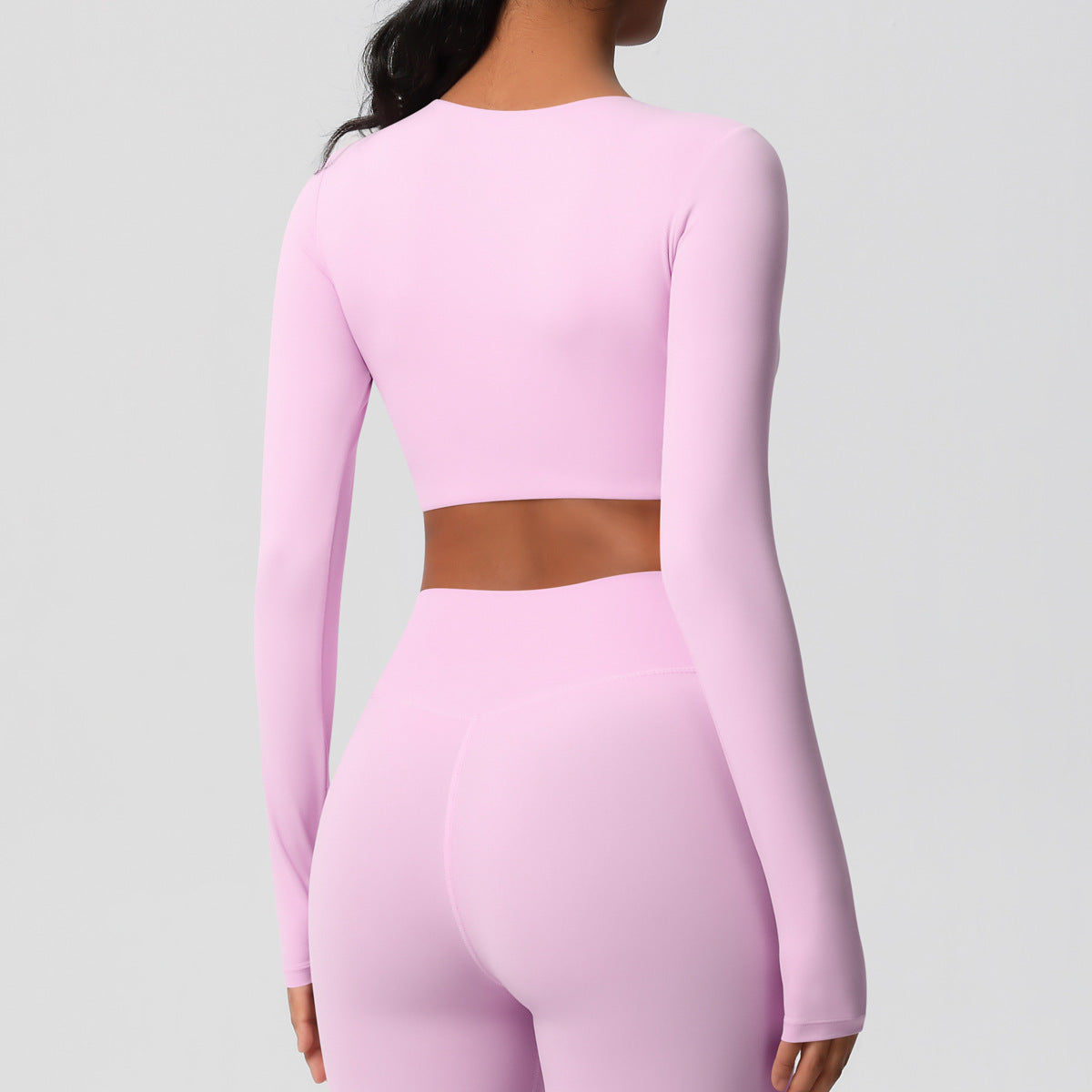 بلوزة شتوية بأكمام طويلة مع وسادة صدر