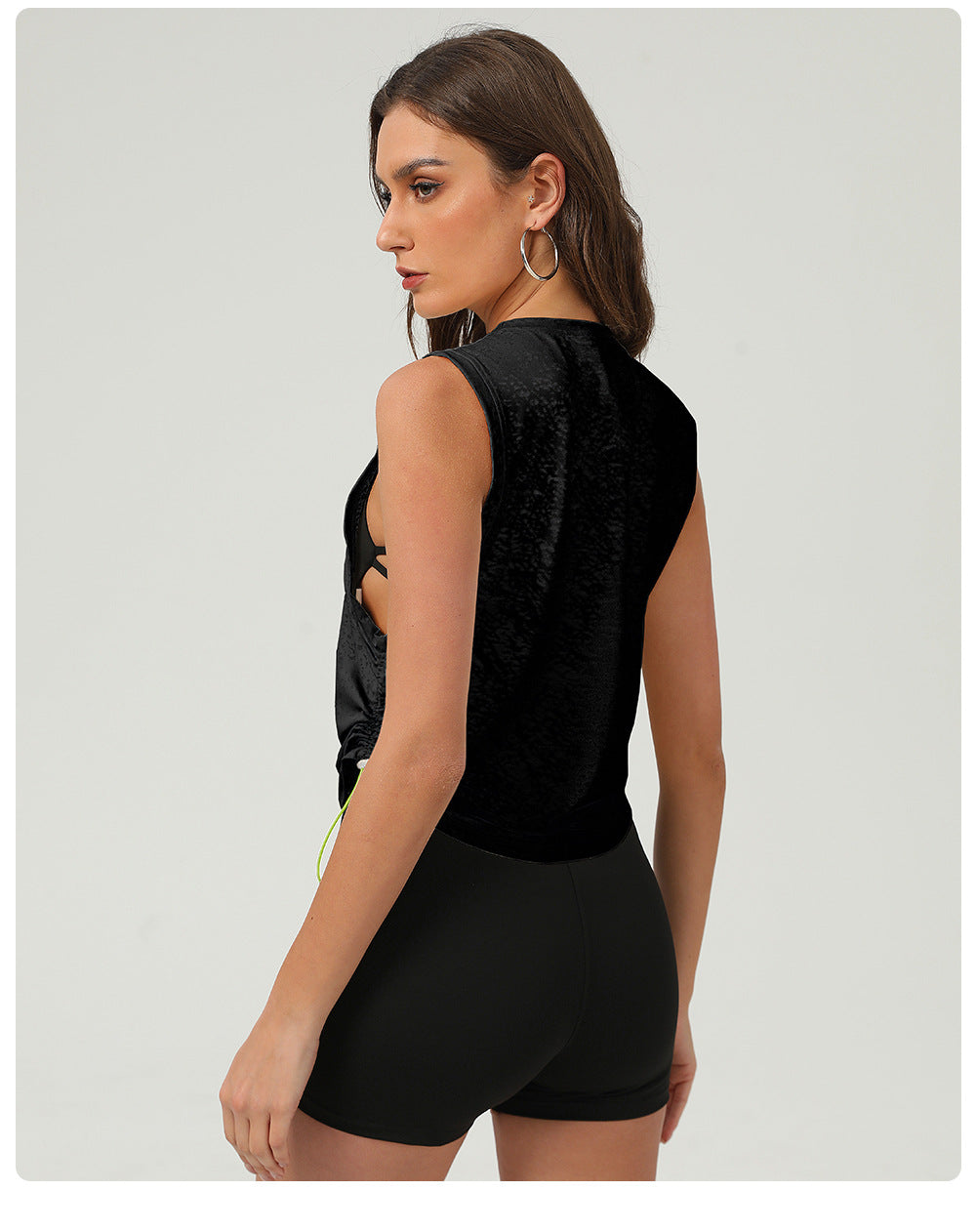 قميص يوغا تانك مع حاشية برباط