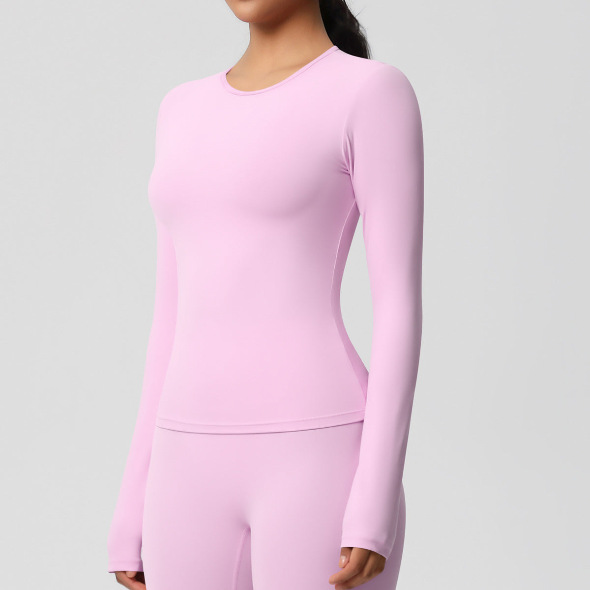 قميص بأكمام طويلة