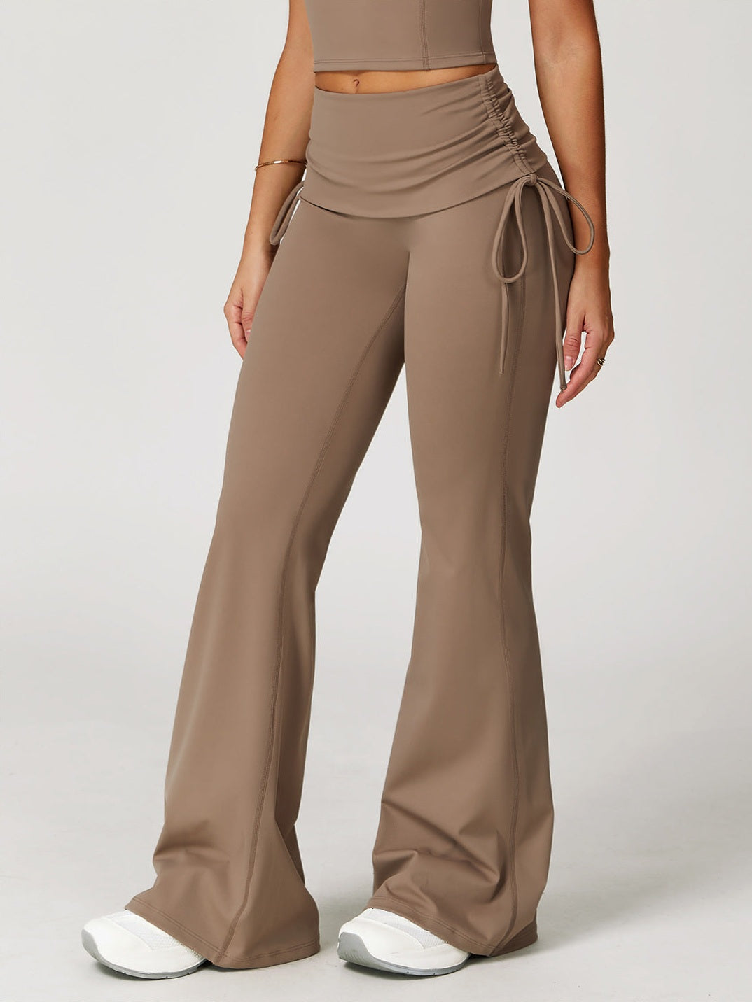 بنطلون واسع بخصر مرتفع