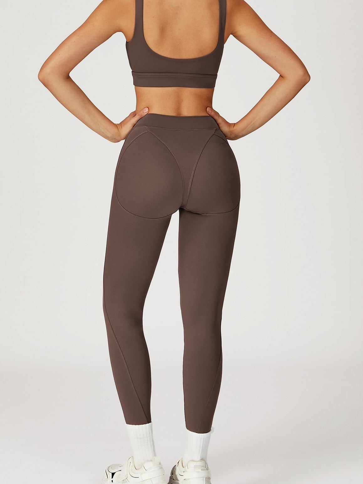 حمالة صدر يوغا مجوفة من الخلف