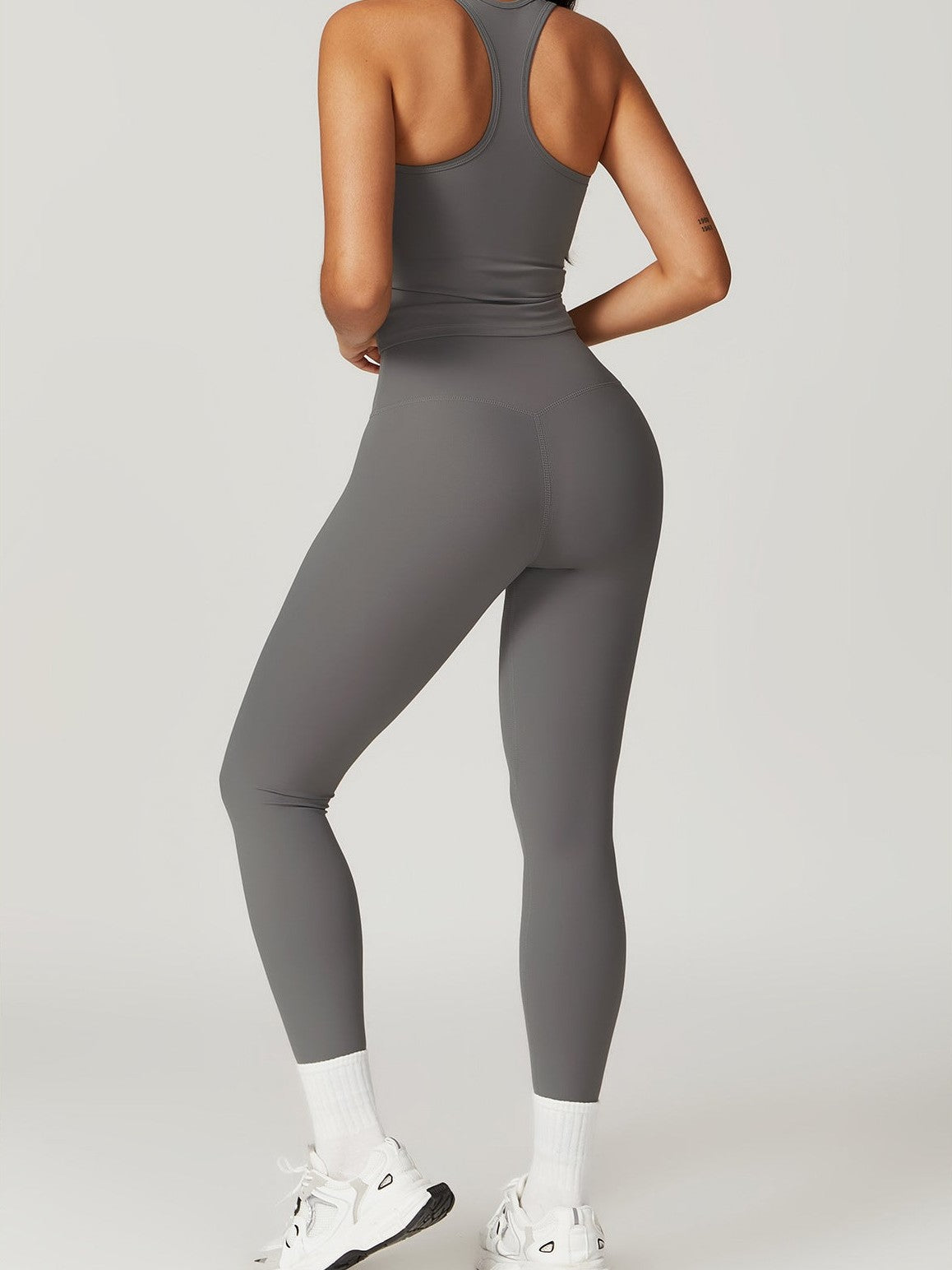 خزان خلفي على شكل حرف H