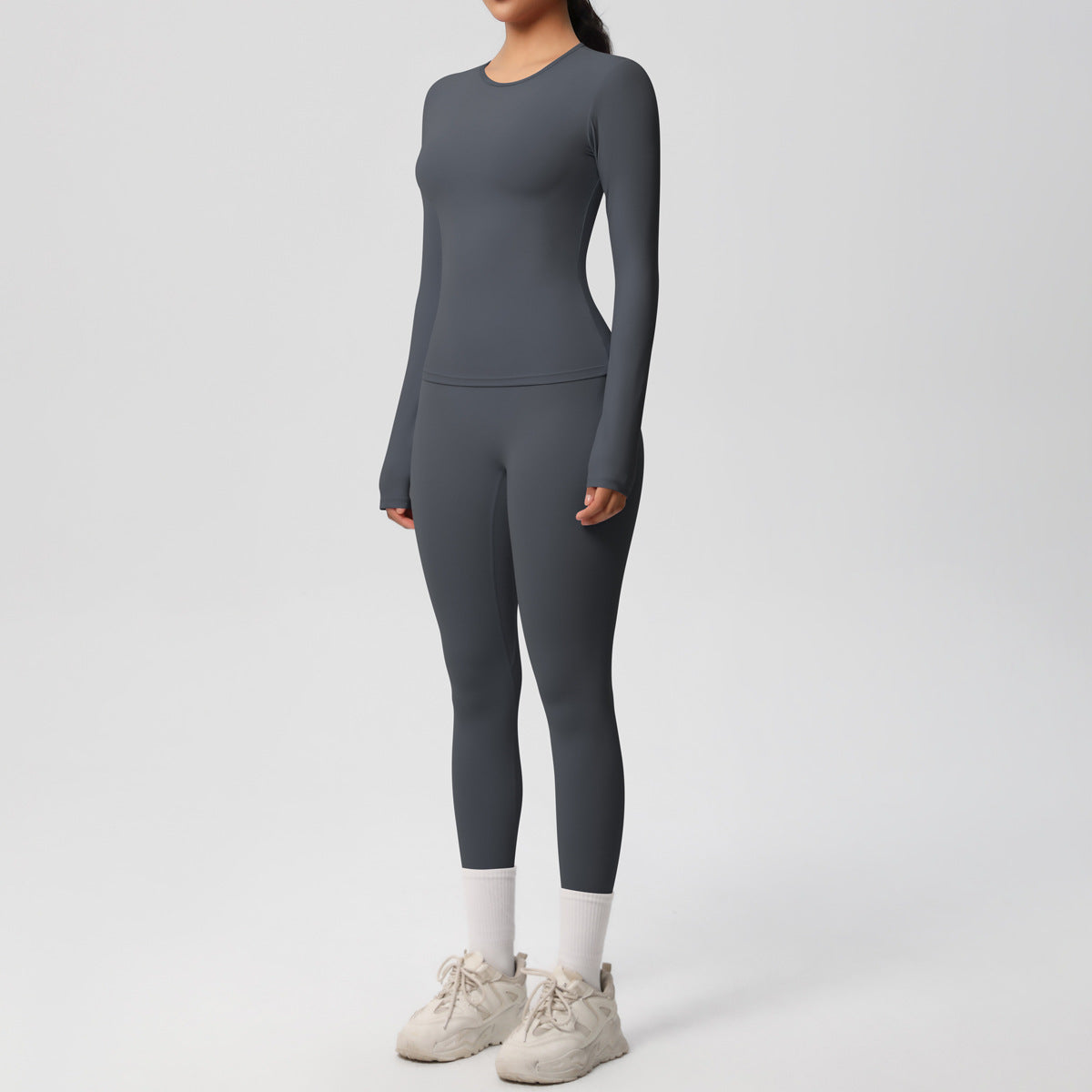 طقم يوغا بأكمام طويلة