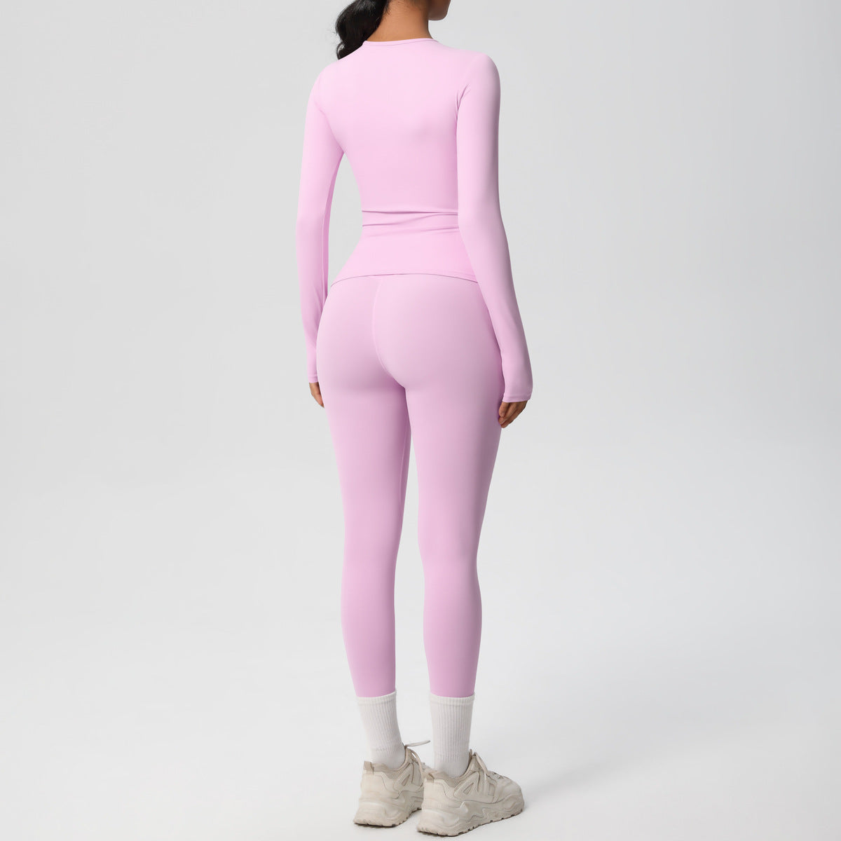 طقم يوغا بأكمام طويلة