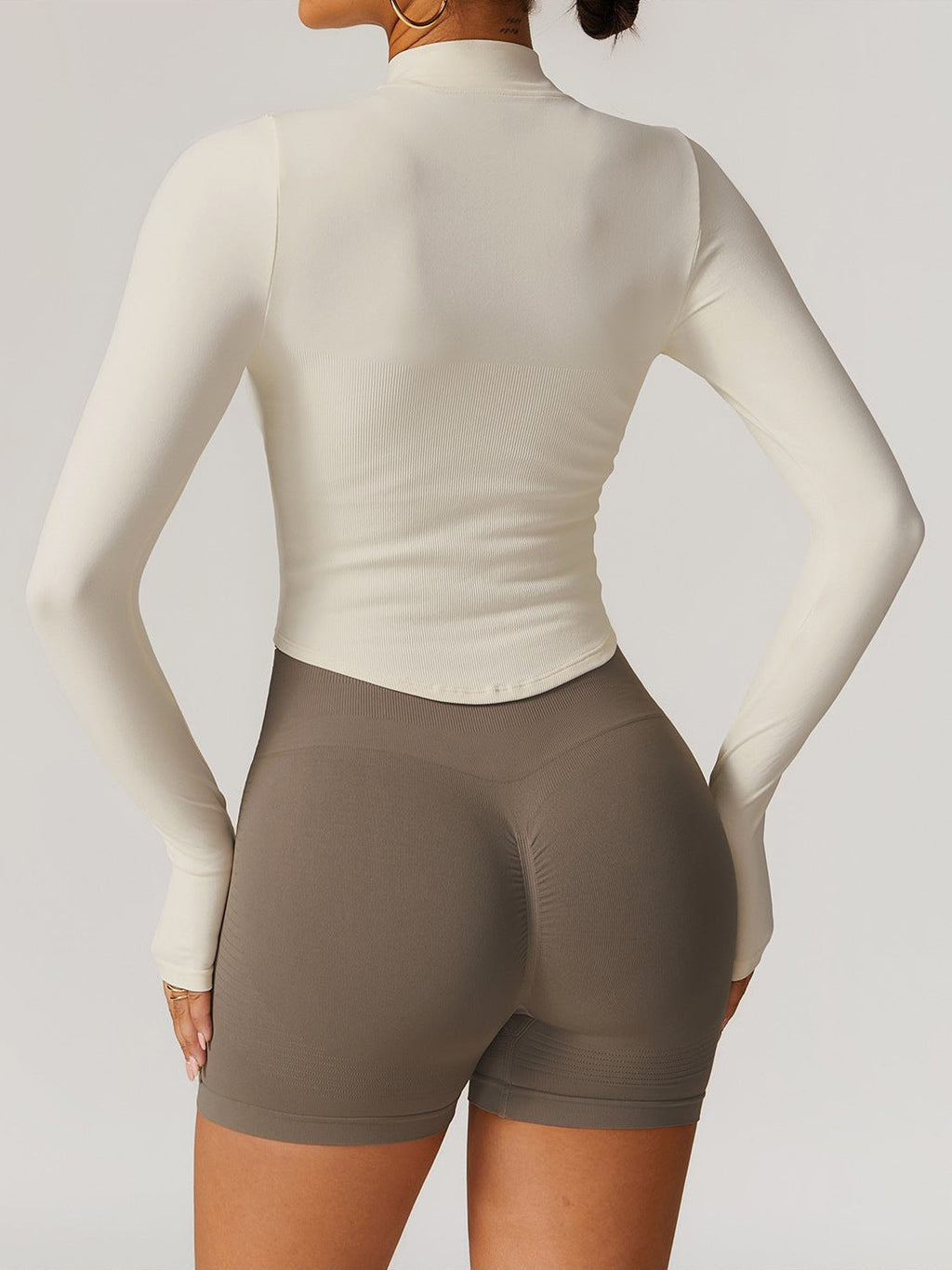 سترة بسحاب وياقة واقفة