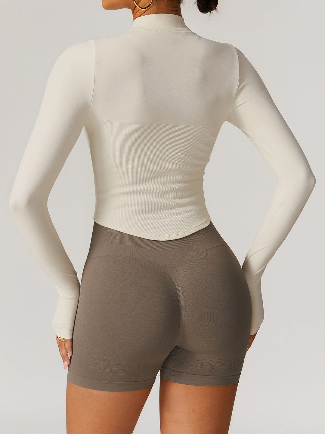 سترة بسحاب وياقة واقفة