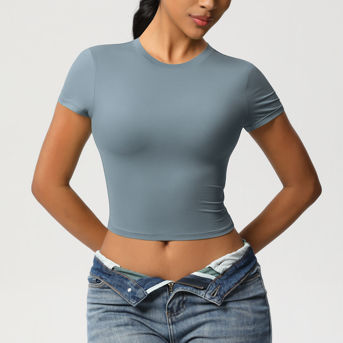 تي شيرت أداء المحاصيل