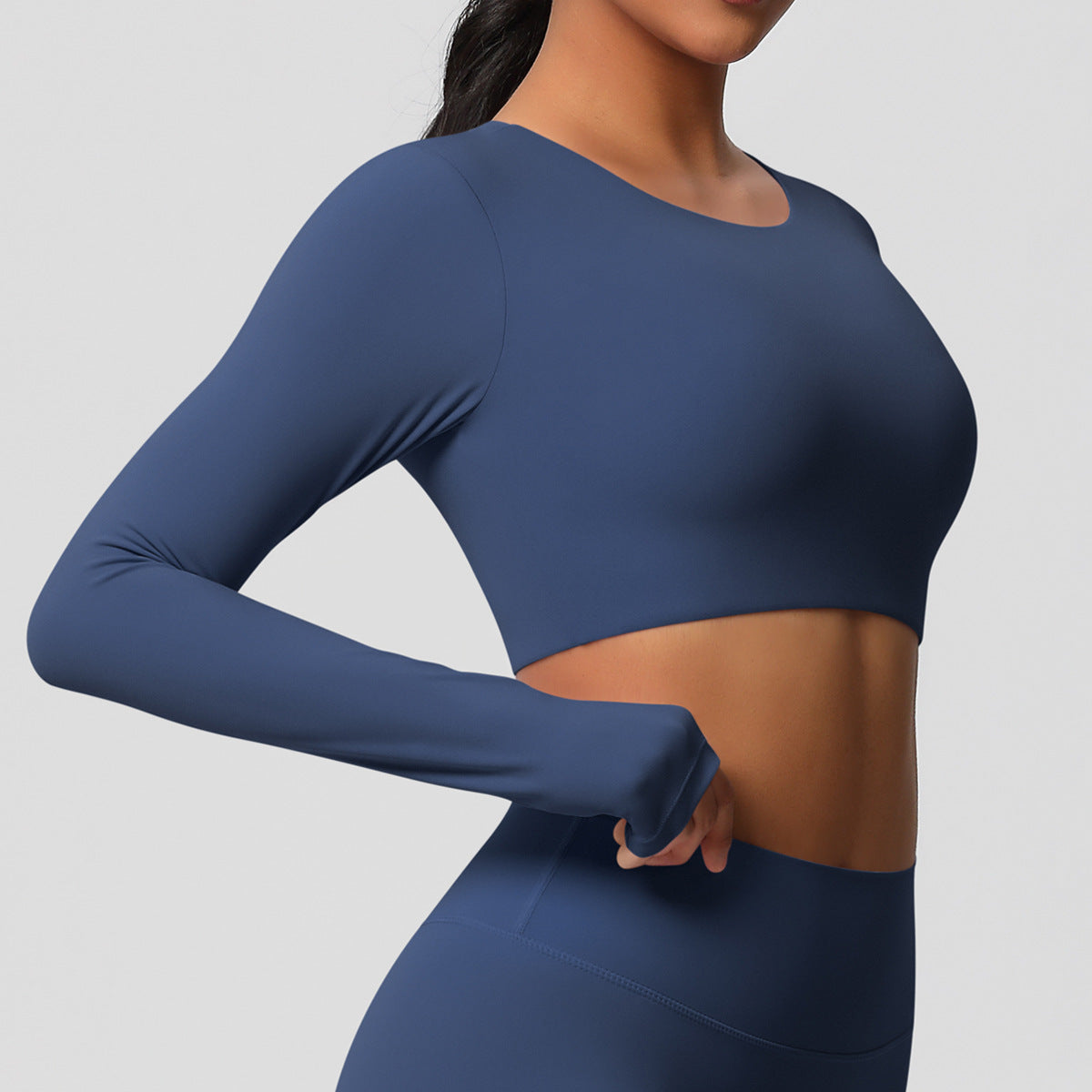 بلوزة شتوية بأكمام طويلة مع وسادة صدر