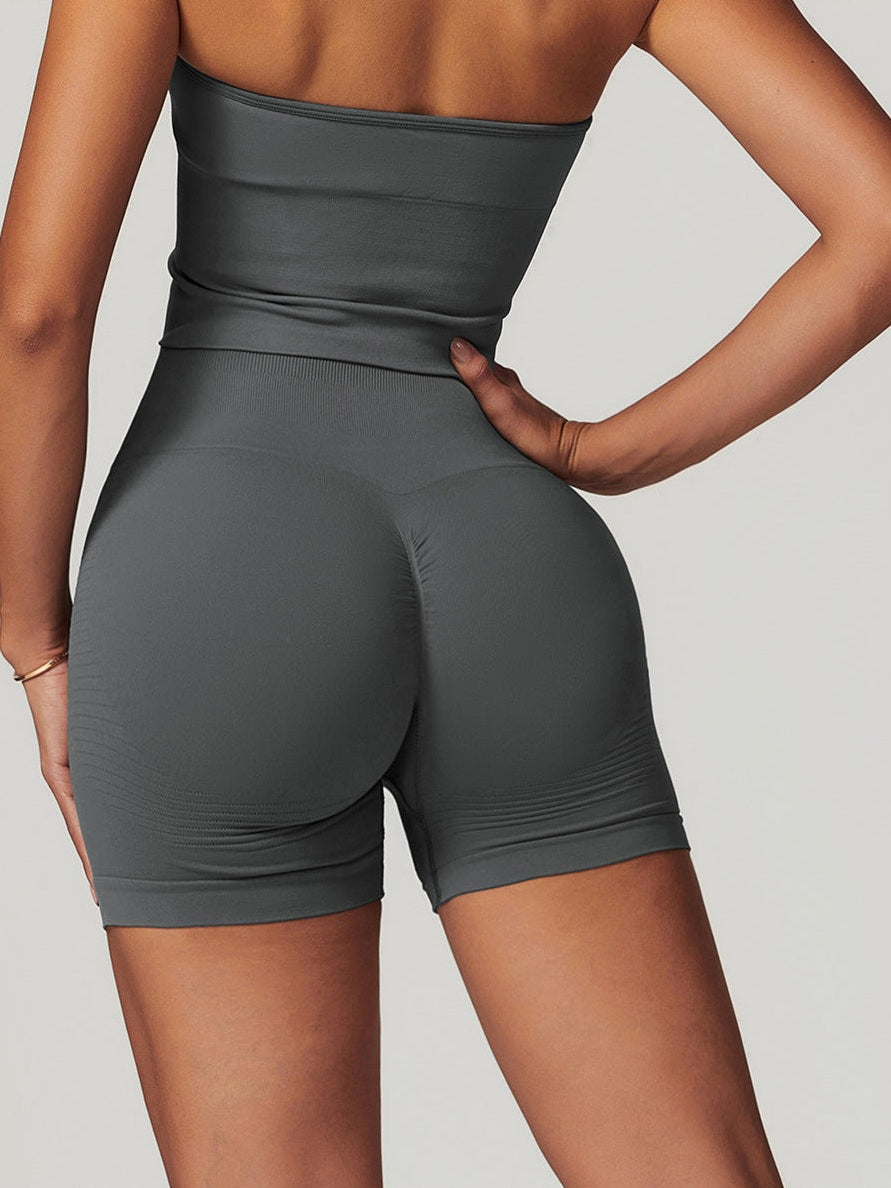 شورت يوغا عالي الخصر بدون درزات