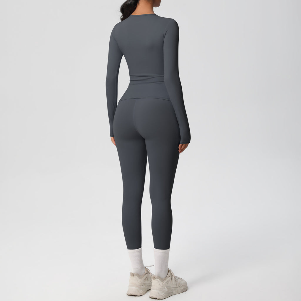 طقم يوغا بأكمام طويلة