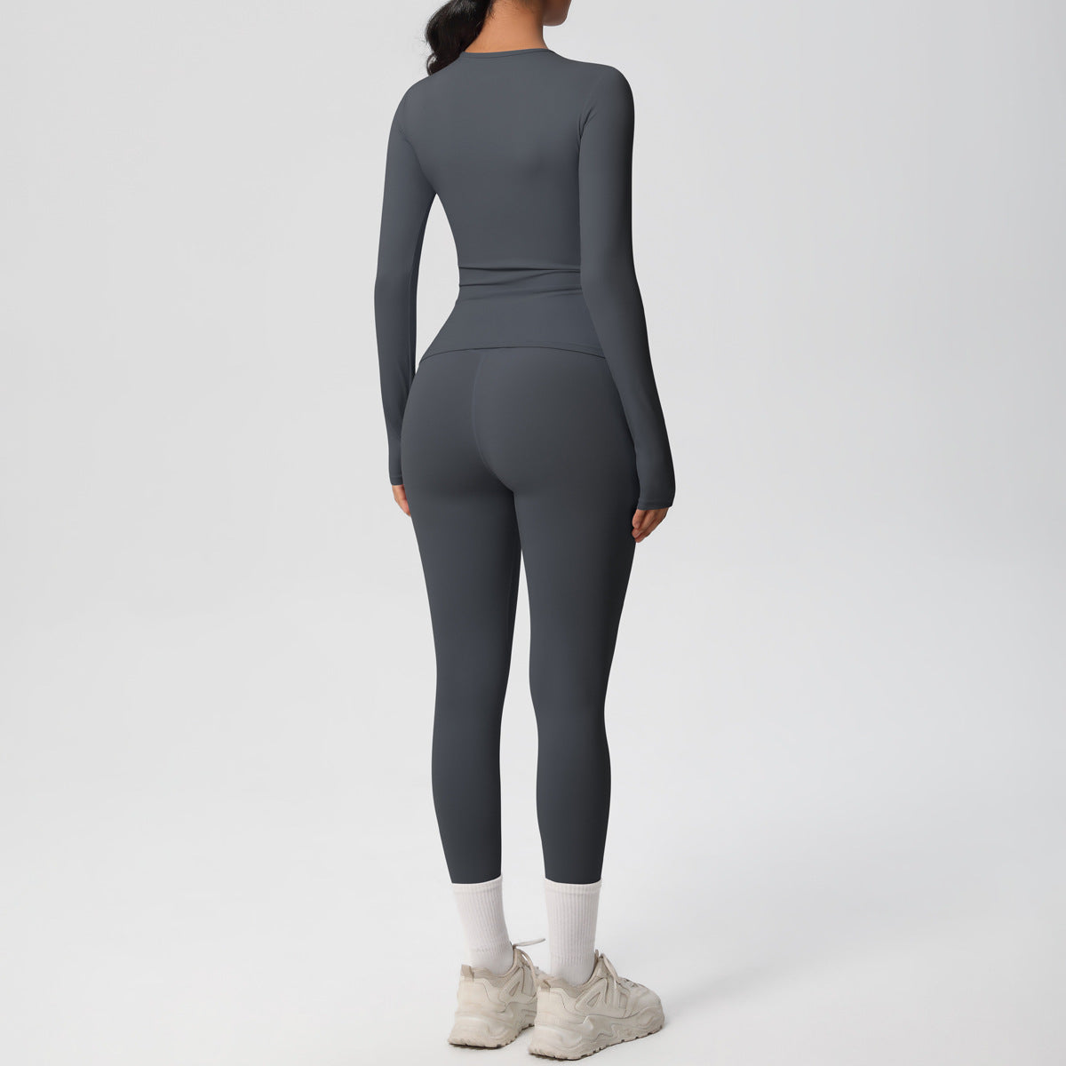 طقم يوغا بأكمام طويلة