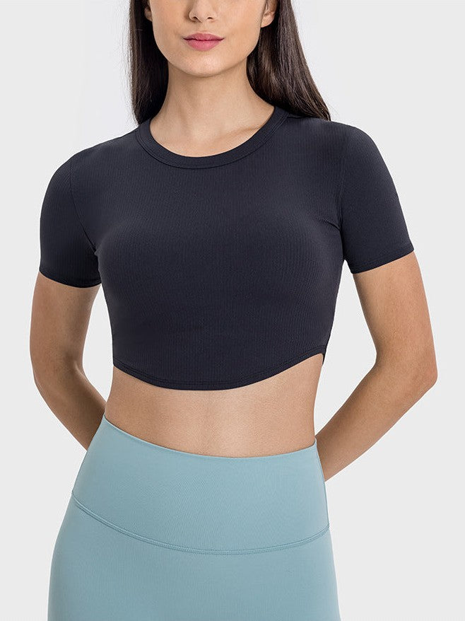 Geripptes, kurzes Sporttop