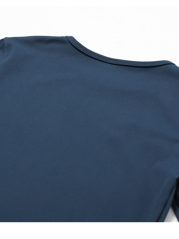 بلوزة فاخرة بأكمام طويلة