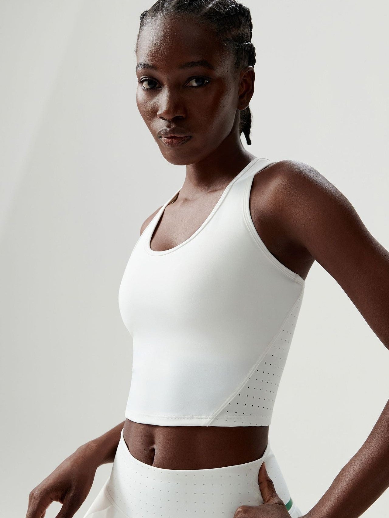 قميص داخلي مزود بوسادة صدر