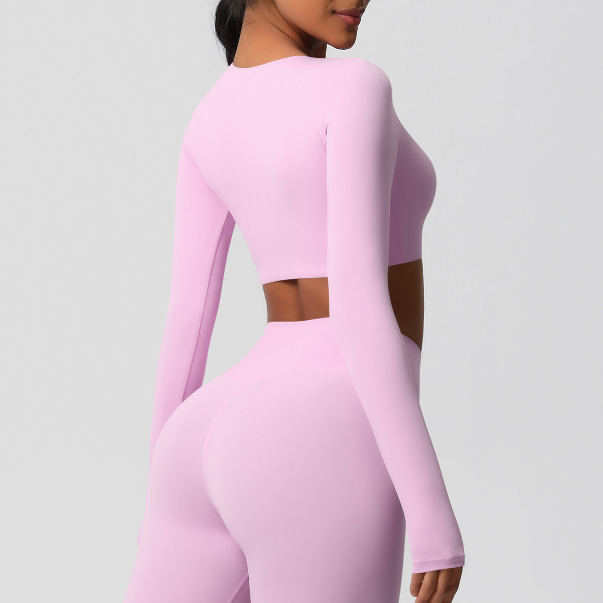 بلوزة شتوية بأكمام طويلة مع وسادة صدر