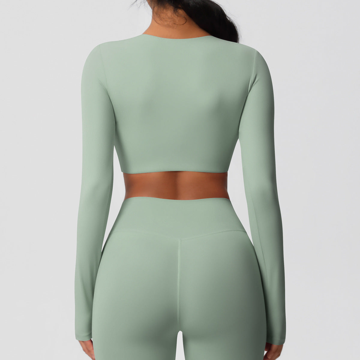 بلوزة شتوية بأكمام طويلة مع وسادة صدر