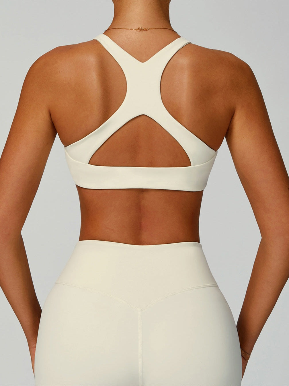 حمالة صدر رياضية بفتحة متقاطعة