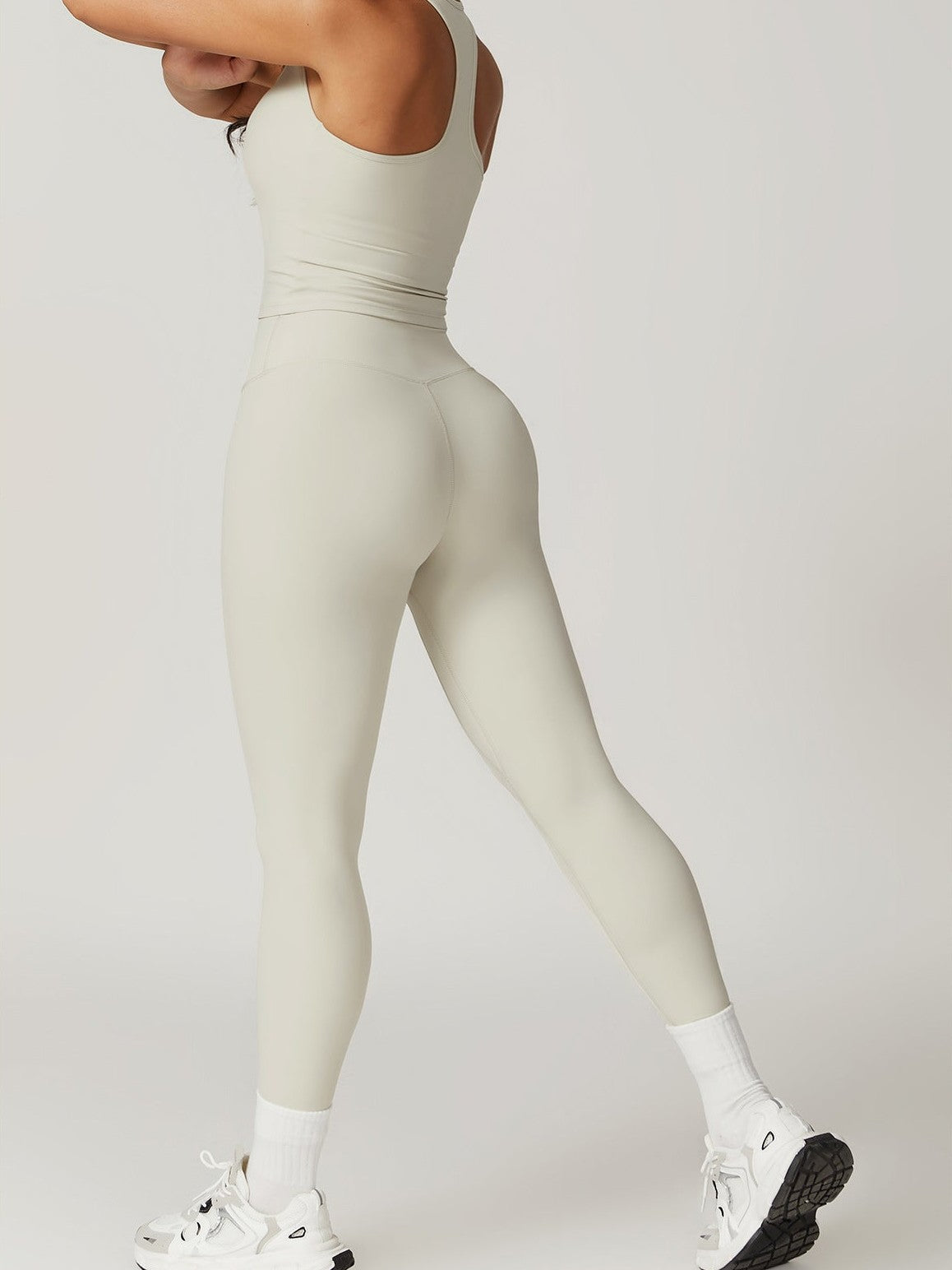 خزان خلفي على شكل حرف H