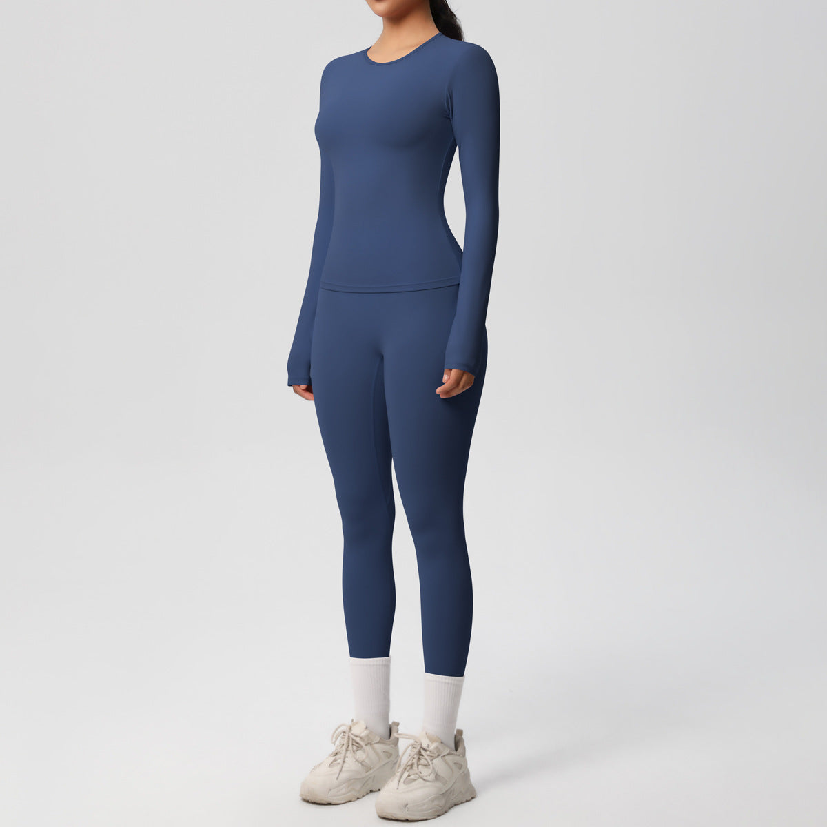 طقم يوغا بأكمام طويلة