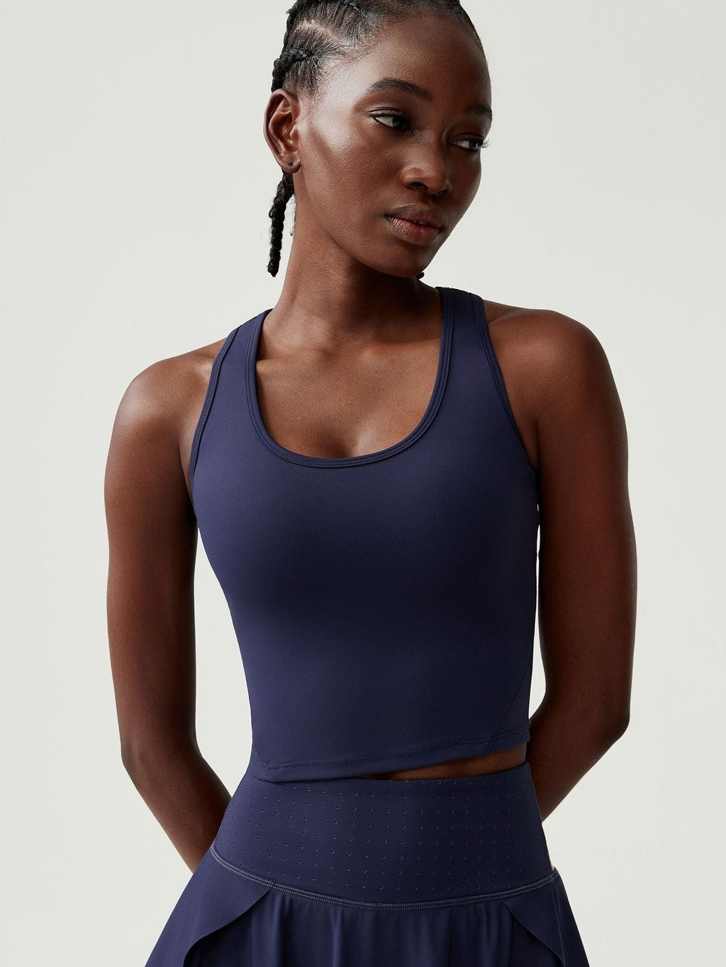 قميص داخلي مزود بوسادة صدر