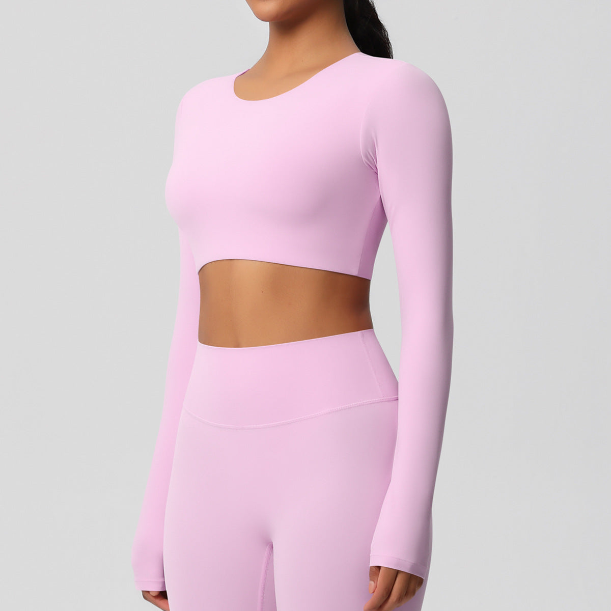 بلوزة شتوية بأكمام طويلة مع وسادة صدر