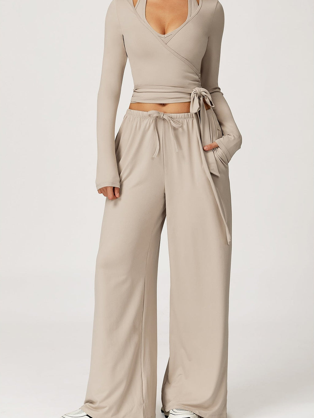 Yoga-Top mit langen Ärmeln und Bindebändern vorne