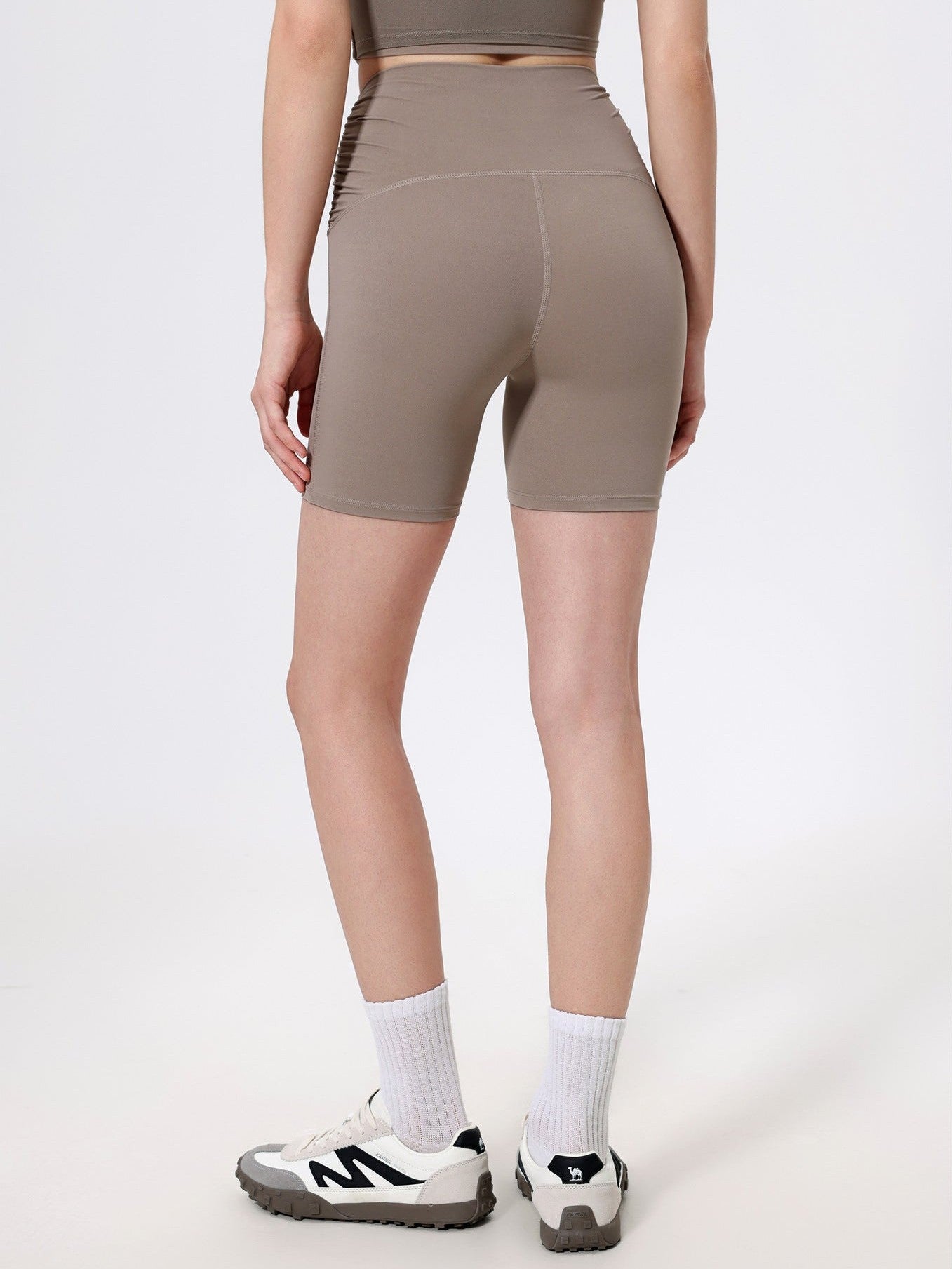 Geraffte Yoga-Shorts