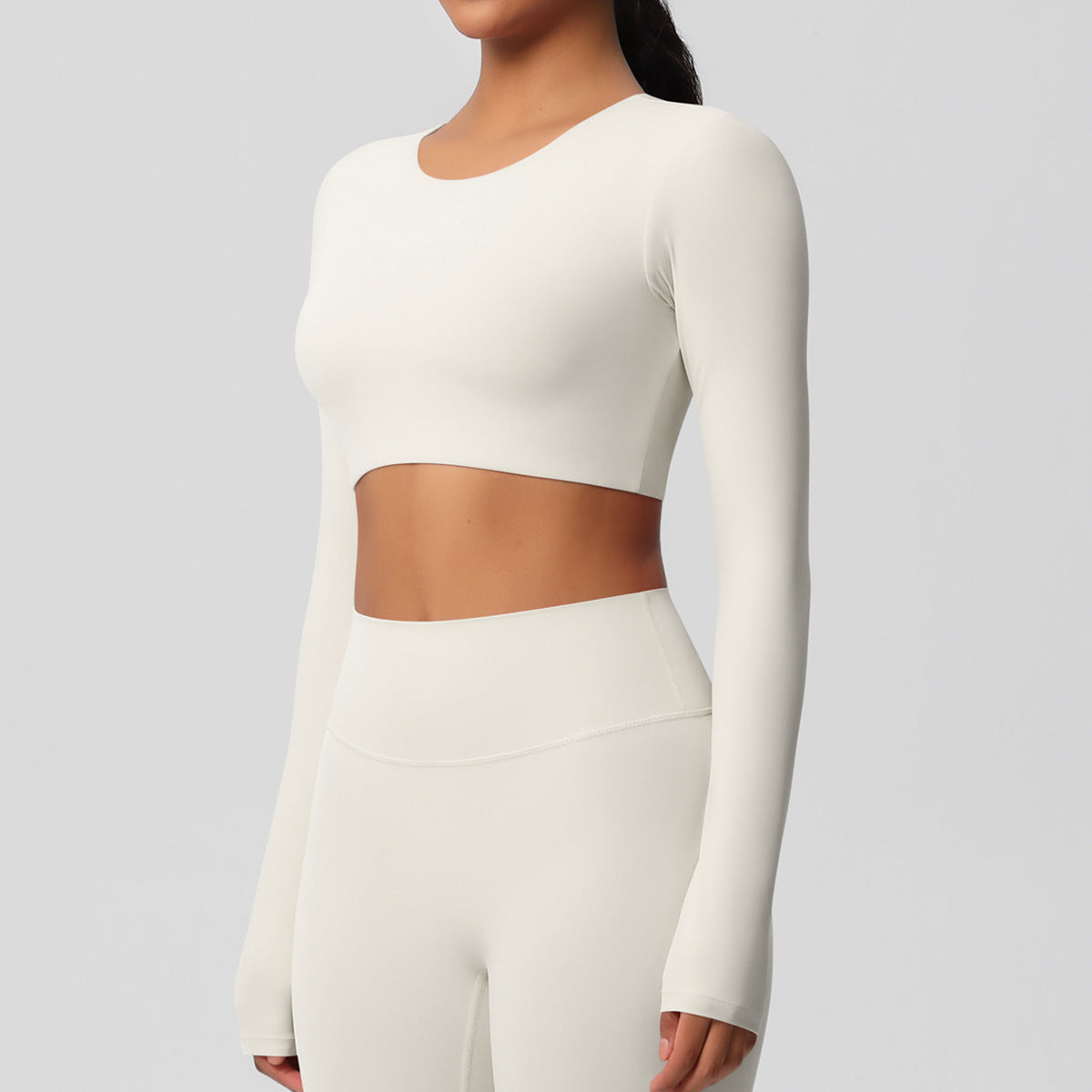 بلوزة شتوية بأكمام طويلة مع وسادة صدر